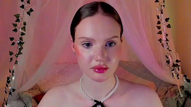 Snapshot of MishkaMe chatting on 03-18-25, 03:42 MishkaMe online show from 03-18-25, 03:42