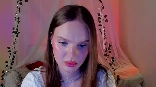 Snapshot of MishkaMe chatting on 03-21-25, 04:18 MishkaMe online show from 03-21-25, 04:18