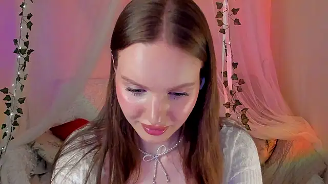 Snapshot of MishkaMe chatting on 03-21-25, 07:24 MishkaMe online show from 03-21-25, 07:24