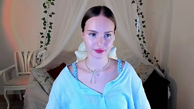 Snapshot of MishkaMe chatting on 09-09-25, 04:17 MishkaMe online show from 09-09-25, 04:17