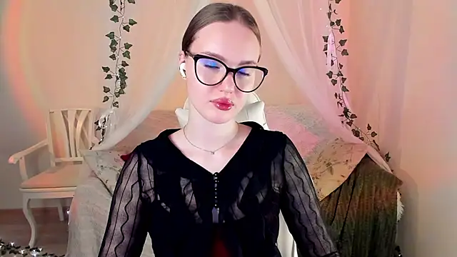 Snapshot of MishkaMe chatting on 09-12-25, 03:56 MishkaMe online show from 09-12-25, 03:56