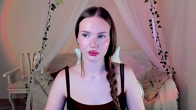 Snapshot of MishkaMe chatting on 09-17-25, 01:35 MishkaMe online show from 09-17-25, 01:35