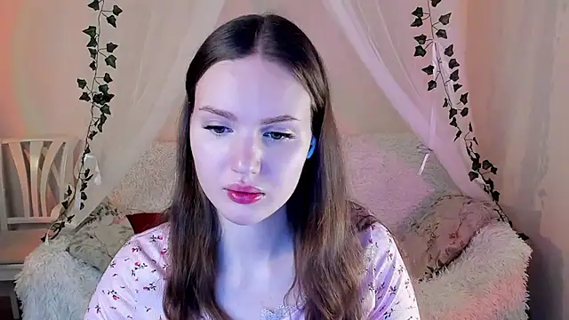 Snapshot of MishkaMe chatting on 11-19-25, 03:45 MishkaMe online show from 11-19-25, 03:45