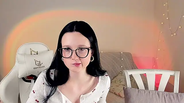 Snapshot of MishkaMe chatting on 11-25-25, 02:28 MishkaMe online show from 11-25-25, 02:28