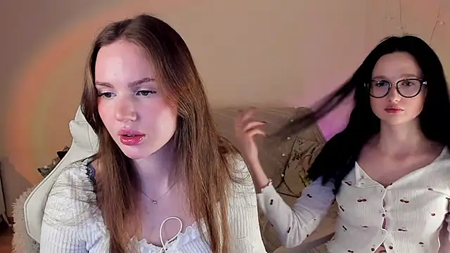 Snapshot of MishkaMe chatting on 12-05-25, 11:30 MishkaMe online show from 12-05-25, 11:30