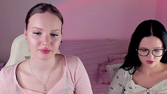 Snapshot of MishkaMe chatting on 02-11-26, 05:29 MishkaMe online show from 02-11-26, 05:29