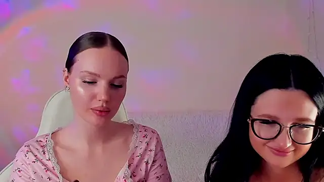 Snapshot of MishkaMe chatting on 02-19-26, 11:28 MishkaMe online show from 02-19-26, 11:28