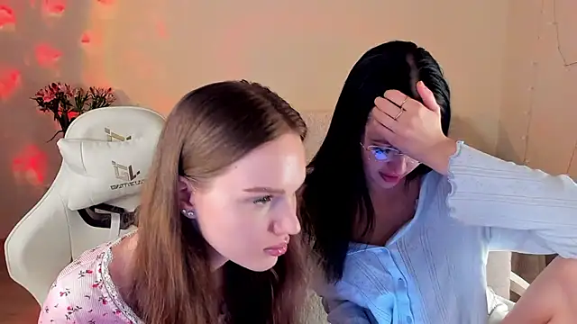 Snapshot of MishkaMe chatting on 03-06-26, 03:30 MishkaMe online show from 03-06-26, 03:30