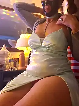 Snapshot of TheDime chatting on 01-06-25, 10:35 TheDime online show from 01-06-25, 10:35