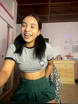 Snapshot of hannaxnatx chatting on 10-25-25, 06:57 hannaxnatx online show from 10-25-25, 06:57