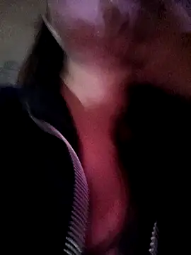 Snapshot of Julieta-tits chatting on 01-11-25, 12:33 Julieta-tits online show from 01-11-25, 12:33