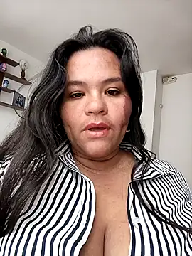 Julieta-tits online show from 04-10-26, 05:17