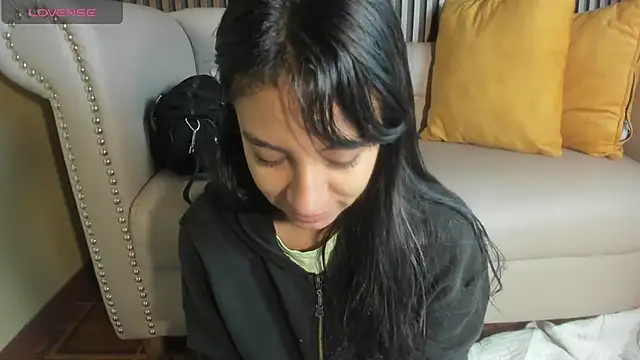 Snapshot of Tamaraakins chatting on 02-08-25, 01:11 Tamaraakins online show from 02-08-25, 01:11