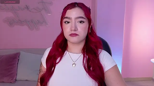 Snapshot of ViolettCastel chatting on 12-05-25, 06:59 ViolettCastel online show from 12-05-25, 06:59