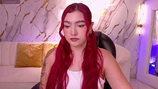 Snapshot of ViolettCastel chatting on 12-14-25, 05:07 ViolettCastel online show from 12-14-25, 05:07