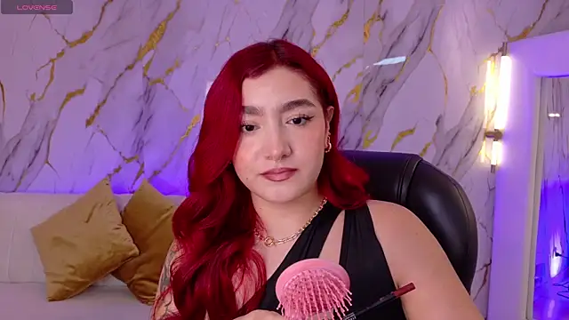 Snapshot of ViolettCastel chatting on 12-19-25, 07:21 ViolettCastel online show from 12-19-25, 07:21