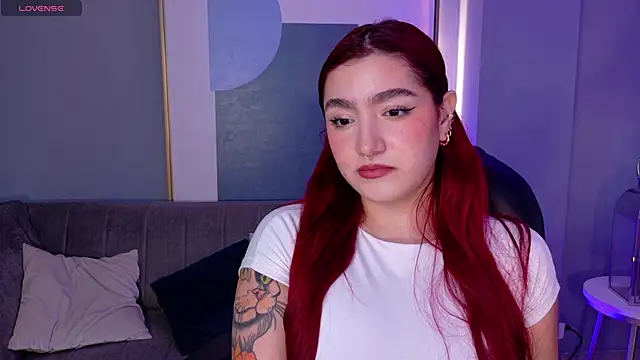 Snapshot of ViolettCastel chatting on 01-08-26, 07:05 ViolettCastel online show from 01-08-26, 07:05