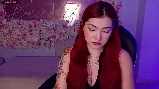 Snapshot of ViolettCastel chatting on 01-17-26, 06:33 ViolettCastel online show from 01-17-26, 06:33