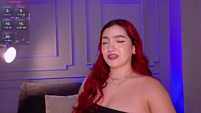 Snapshot of ViolettCastel chatting on 02-01-26, 11:31 ViolettCastel online show from 02-01-26, 11:31