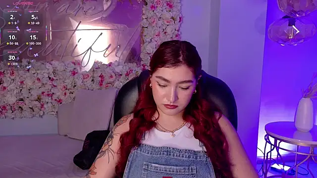 Snapshot of ViolettCastel chatting on 02-15-26, 04:14 ViolettCastel online show from 02-15-26, 04:14