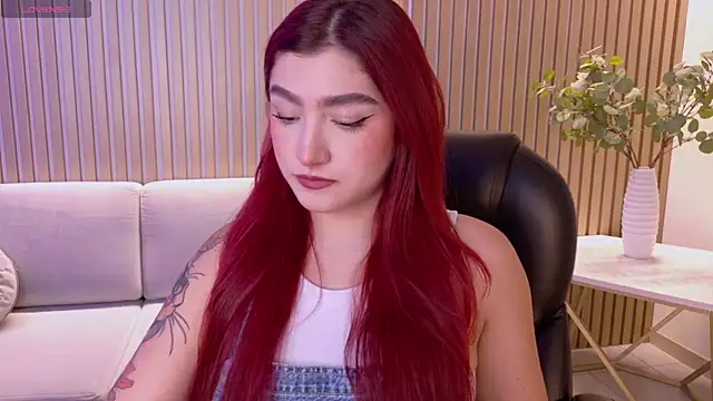 Snapshot of ViolettCastel chatting on 02-24-26, 07:34 ViolettCastel online show from 02-24-26, 07:34