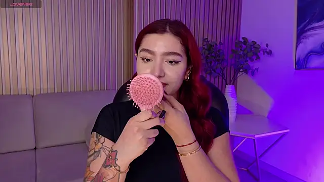 Snapshot of ViolettCastel chatting on 02-27-26, 07:58 ViolettCastel online show from 02-27-26, 07:58