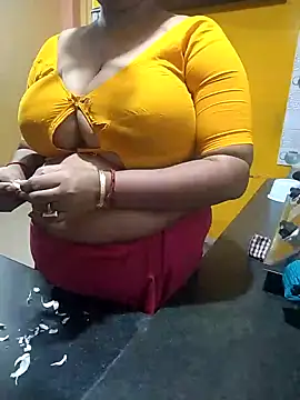 Snapshot of ANUBHABI chatting on 01-04-25, 12:59 ANUBHABI online show from 01-04-25, 12:59