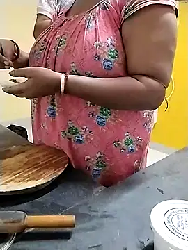 Snapshot of ANUBHABI chatting on 01-05-25, 03:55 ANUBHABI online show from 01-05-25, 03:55