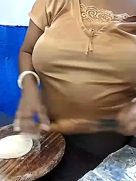 Snapshot of ANUBHABI chatting on 03-02-25, 02:43 ANUBHABI online show from 03-02-25, 02:43