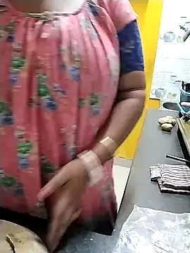 Snapshot of ANUBHABI chatting on 03-06-25, 02:51 ANUBHABI online show from 03-06-25, 02:51