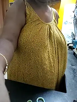 Snapshot of ANUBHABI chatting on 10-13-25, 04:18 ANUBHABI online show from 10-13-25, 04:18