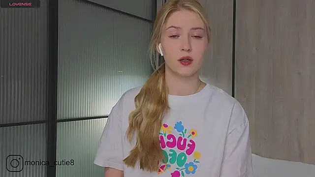 Monikacutie online show from 02-28-25, 04:10