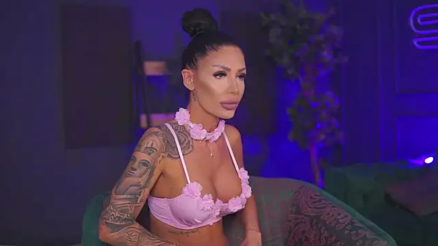 RaquelleVon online show from 01-29-25, 10:11