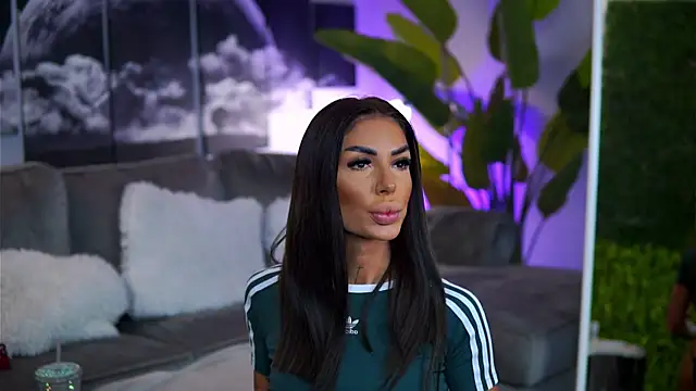 RaquelleVon online show from 10-16-25, 08:37