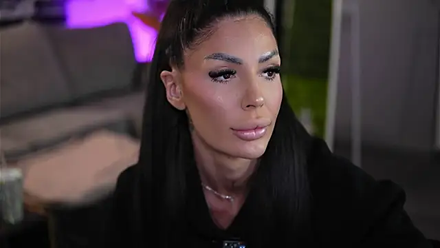 Snapshot of RaquelleVon chatting on 04-10-26, 08:41 RaquelleVon online show from 04-10-26, 08:41