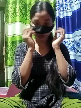 Snapshot of Aruyeshi- chatting on 02-19-25, 08:22 Aruyeshi- online show from 02-19-25, 08:22