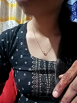 Snapshot of Aruyeshi- chatting on 02-25-25, 12:13 Aruyeshi- online show from 02-25-25, 12:13