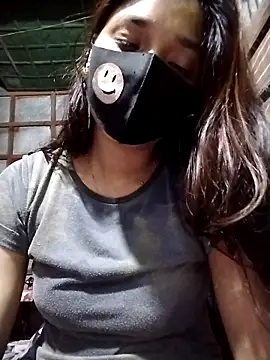 Snapshot of Aruyeshi- chatting on 10-05-25, 03:32 Aruyeshi- online show from 10-05-25, 03:32