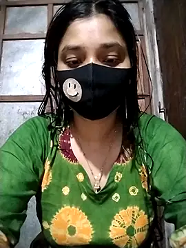 Snapshot of Aruyeshi- chatting on 10-29-25, 03:31 Aruyeshi- online show from 10-29-25, 03:31