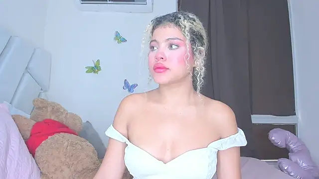 sofiacastillo01 online show from 04-25-26, 06:05