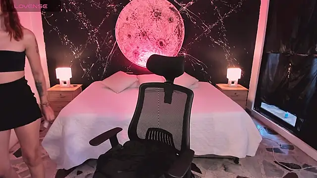 Snapshot of VictoriaRosse_ chatting on 02-18-25, 09:31 VictoriaRosse online show from 02-18-25, 09:31