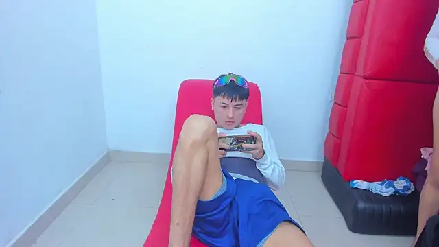 Extreme Team8 online show from 04-25-26, 01:25