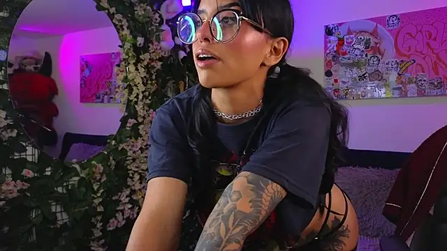 Snapshot of Dann_dan chatting on 02-03-26, 04:43 Dann dan online show from 02-03-26, 04:43