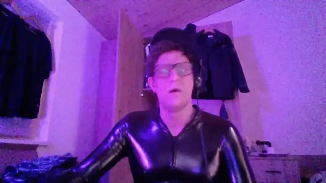 Bigthroaterboy online show from 11-02-25, 04:09