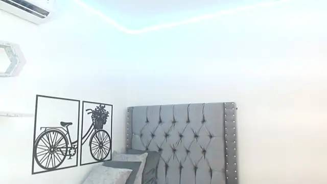 YUSELFI ROSS  online show from 02-05-25, 12:06