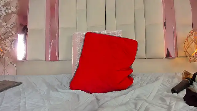 SaraMartini1 online show from 12-06-24, 12:05