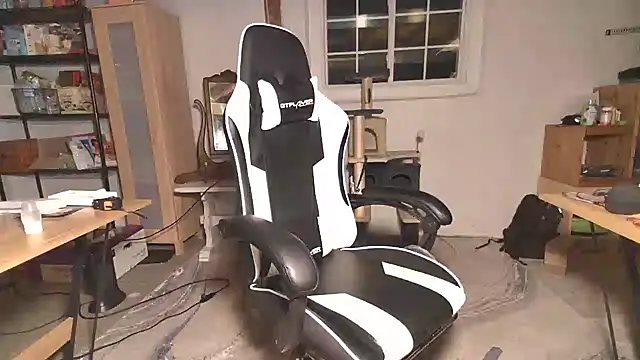 Snapshot of MagnusCockus chatting on 03-01-25, 03:10 MagnusCockus online show from 03-01-25, 03:10