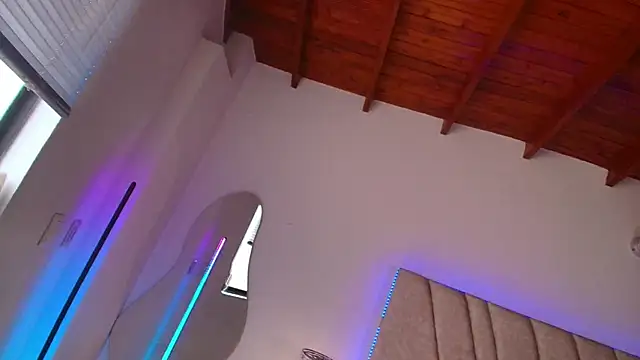 LeahPrada  online show from 02-10-25, 06:03