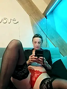 Snapshot of tatianasexymilf chatting on 11-30-25, 04:11 tatianasexymilf online show from 11-30-25, 04:11