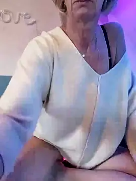 Snapshot of tatianasexymilf chatting on 02-15-26, 10:36 tatianasexymilf online show from 02-15-26, 10:36